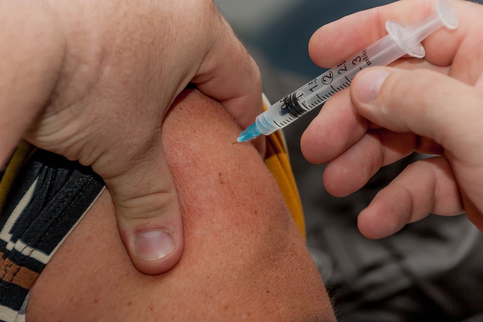 Szczepionki przeciw grypie już dostępne w aptekach
