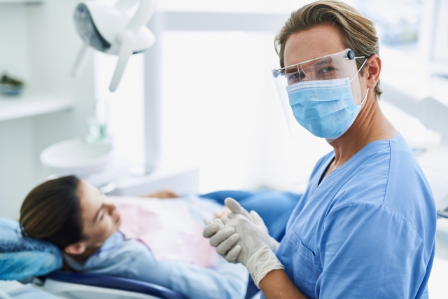U dentysty w czasie epidemii. Z jakimi zmianami musisz się liczyć?