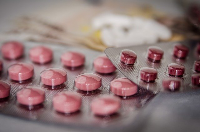 Potrzebna nowelizacja przepisów dotyczących przepisywania tanich leków dla seniorów